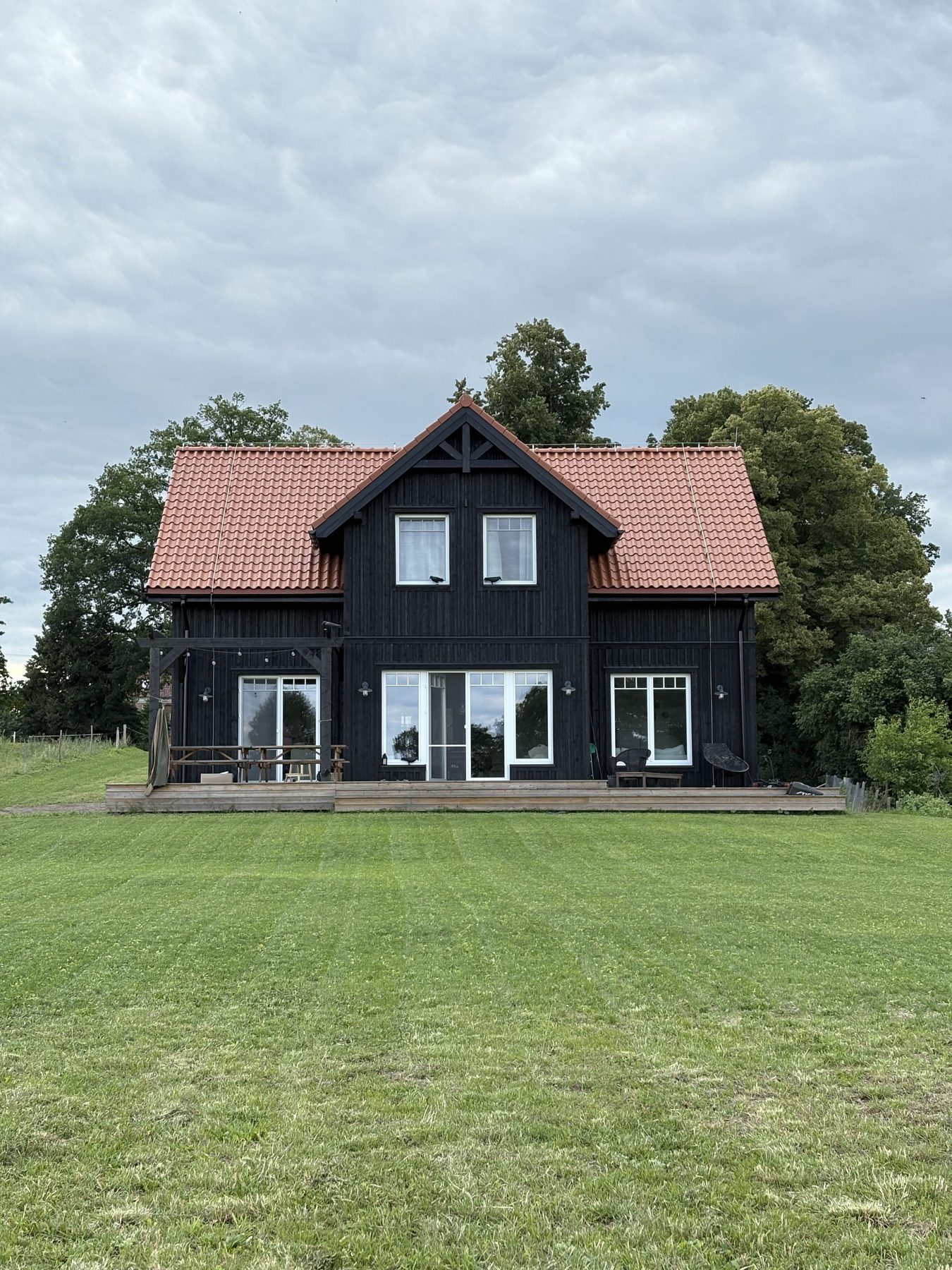 Fasada domu nad Buwełnem